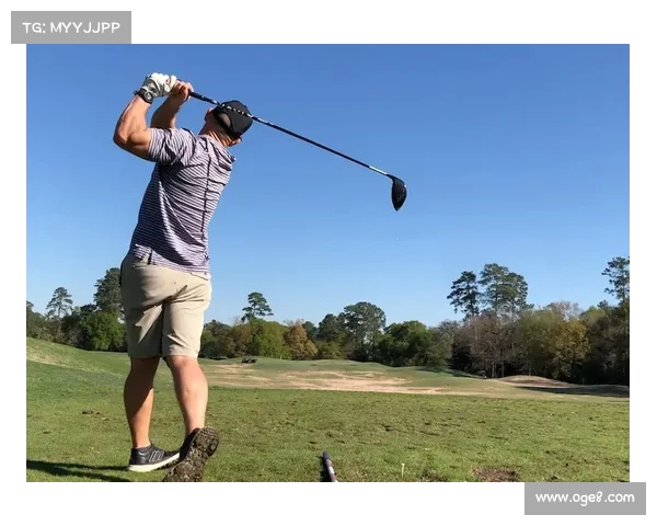 高尔夫发球台设计与使用技巧全面解析 提升球技的第一步 高尔夫发球台设计与使用技巧全面解析 提升球技的第一步